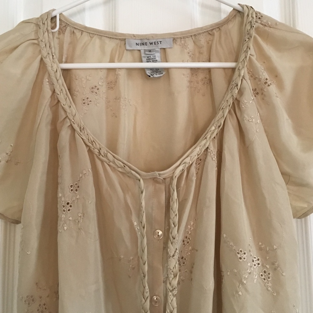100% Silk Blouse with Flower Embroidery - Picture 2 of 4